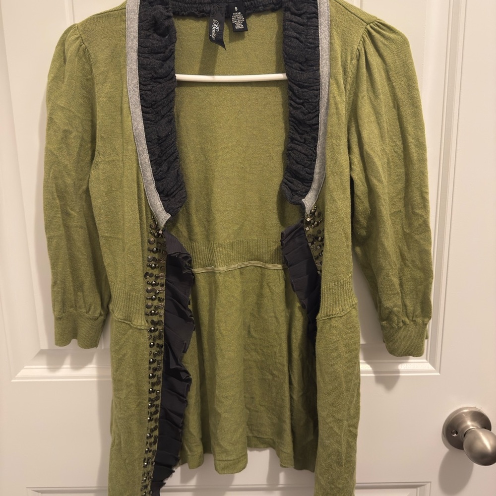 BKE Boutique Green Studded Ruffle Empire Waist Cardigan Sweater Size Small‎